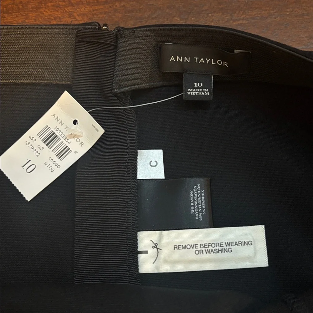 NWT‎ Ann Taylor Black Skirt